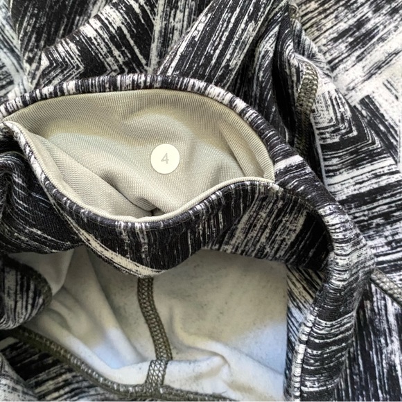 Lululemon Wunder Under Crop II Leggings Heat Wave Black and White Size 4 - Picture 7 of 12